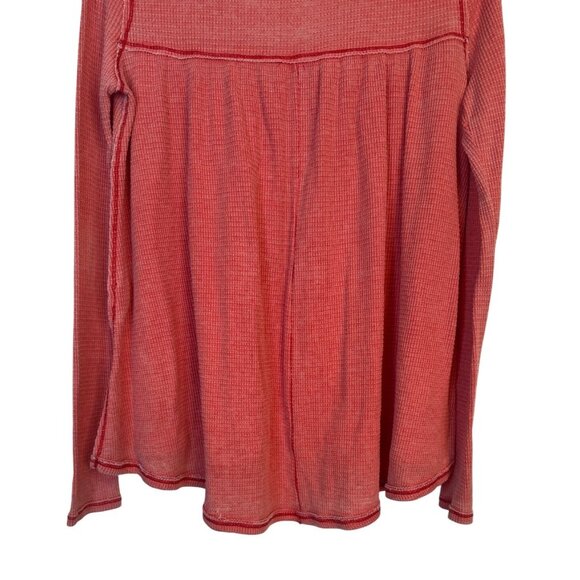 2/$30 We The Free By Free People Medium Red/Coral Kai Henley Top Hi Low - Picture 13 of 16